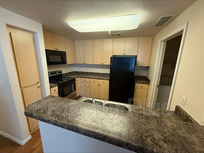 Foto del edificio - 18416 N Cave Creek Rd