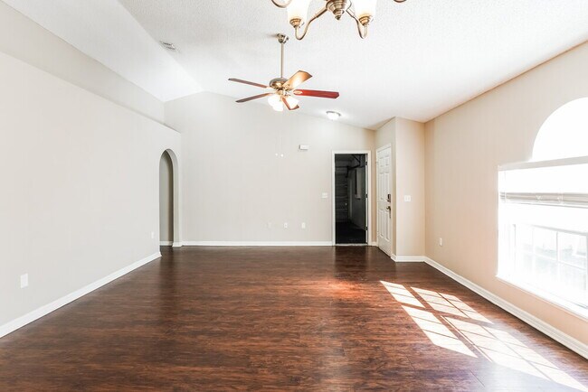 Building Photo - 2688 Whispering Trails Dr