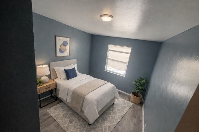 Building Photo - 4333 School St