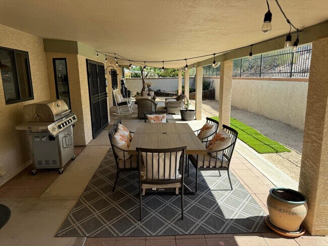 Foto del edificio - 2159 W Terrace Dr