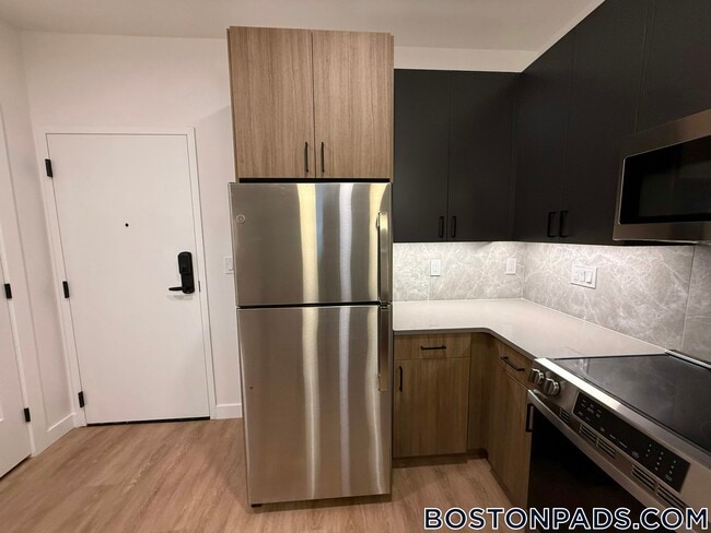 Building Photo - 199 Gardner St