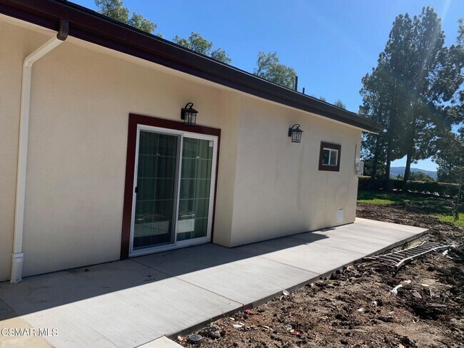 Building Photo - 619 Crestview Ave