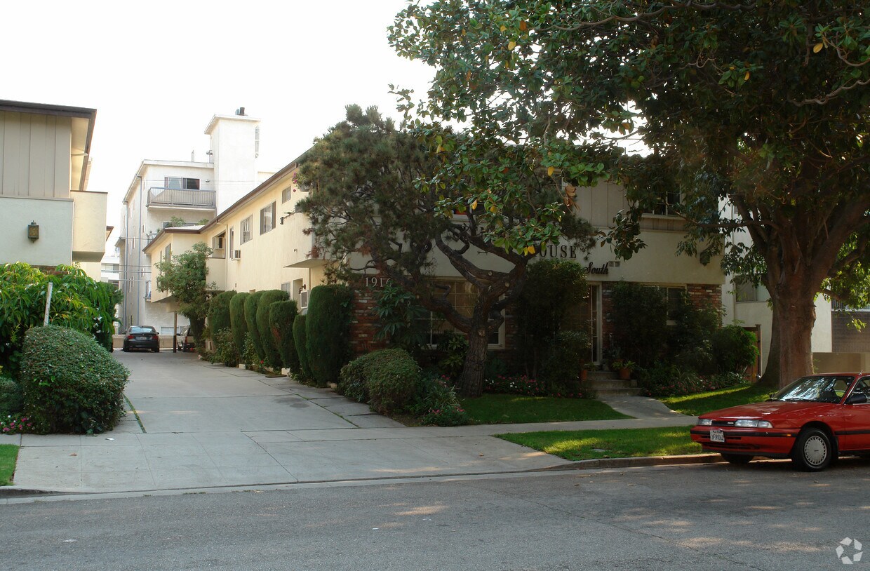 Primary Photo - 1916 Glendon Ave