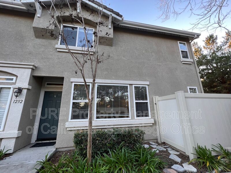 Primary Photo - 1252 Pinnacle Peak Dr