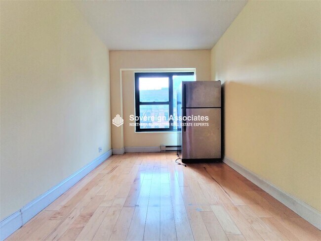 Building Photo - 273 West 131st Street