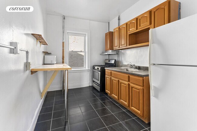 Building Photo - 302 A Brooklyn Ave