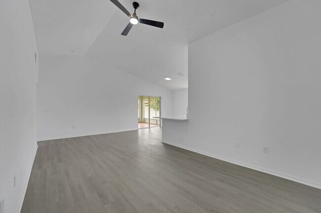 Foto del edificio - 528 Drayton Rd
