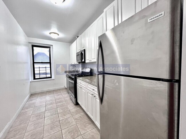 Foto del edificio - 400 Fort Washington Avenue