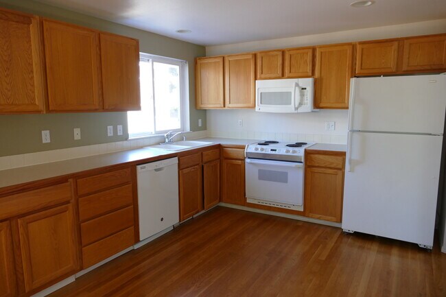 Foto del edificio - 4727 Sand Point Way NE