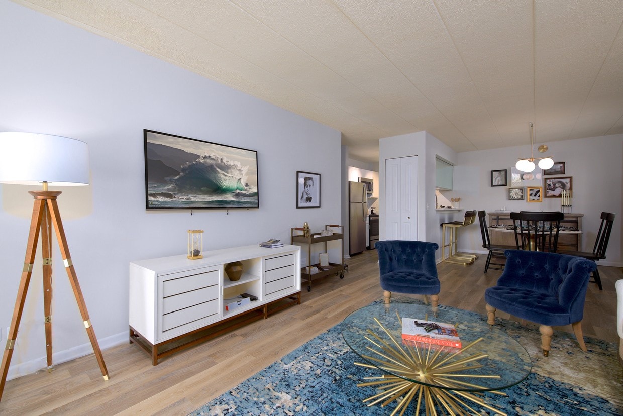 Residences at Lakeside Apartments Lombard, IL