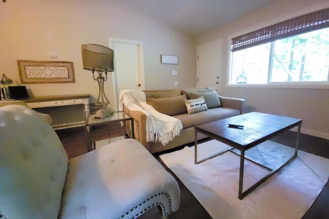 Foto del edificio - 291 Tall Oaks Rd