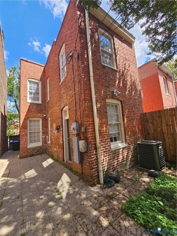 Building Photo - 2817 E Grace St