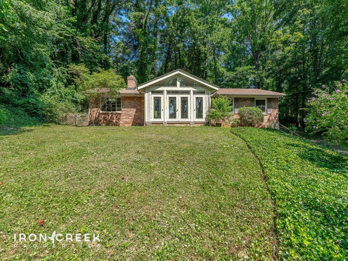 Foto principal - Mountain Retreat with Sunroom & Blue Ridge...