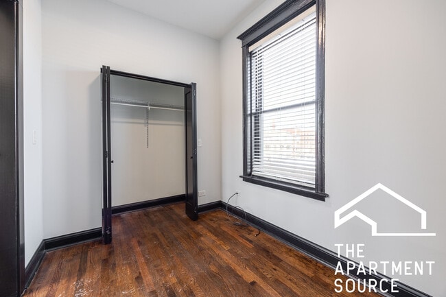 Building Photo - 1000 N Mozart St