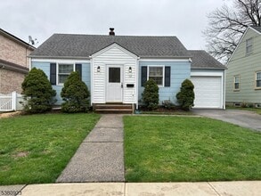Building Photo - 15 Cottage Ln