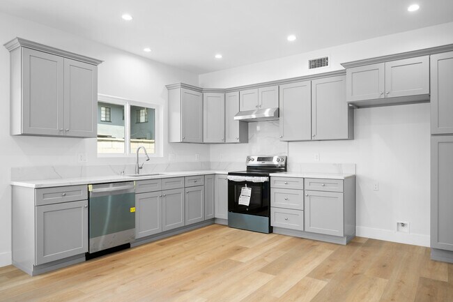 Building Photo - 6645 Fair Ave