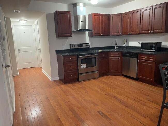 Foto del edificio - 326 N 40th St