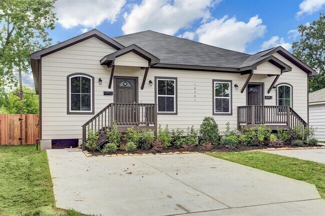 Building Photo - 10401 Cathedral Dr