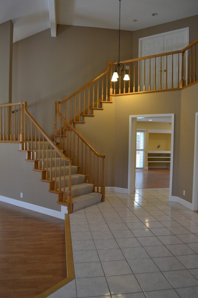 Building Photo - Modern Hi-tech House. Recently remodeled w...