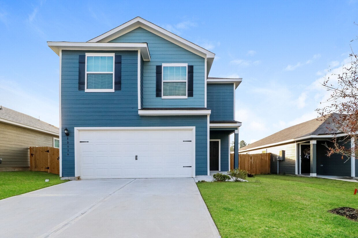 Foto principal - 23119 Shakespeare Dr