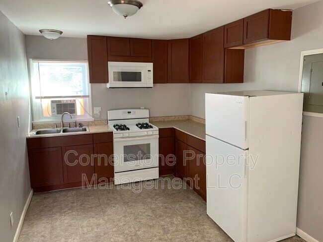 Foto del edificio - 8265 Center Dr