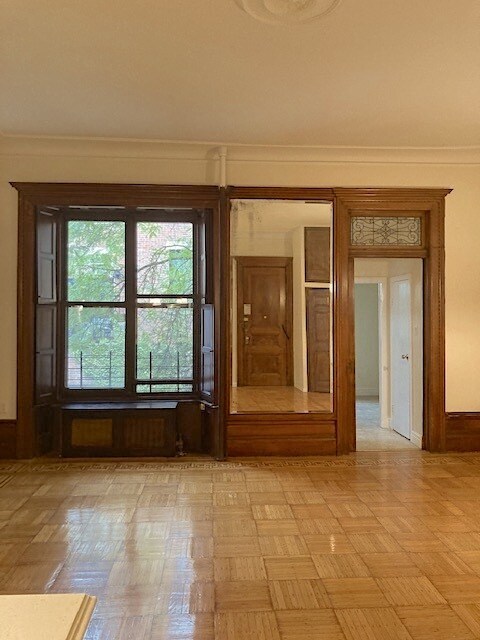 Living Room - 41 W 69th St