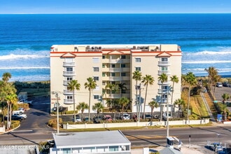 Building Photo - 925 N Hwy A1A