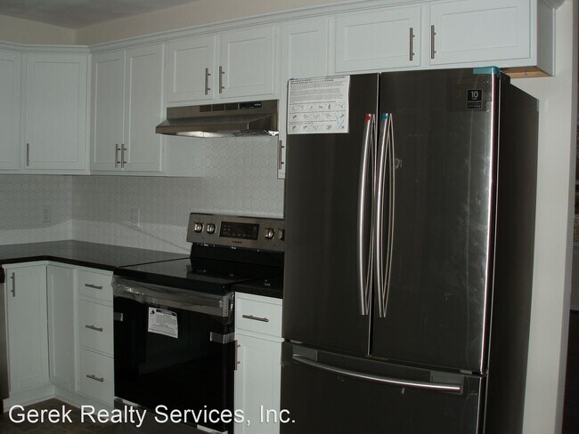 Building Photo - 505 Centerville Turnpike N