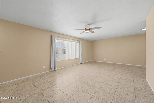 Foto del edificio - 1324 W 12th St