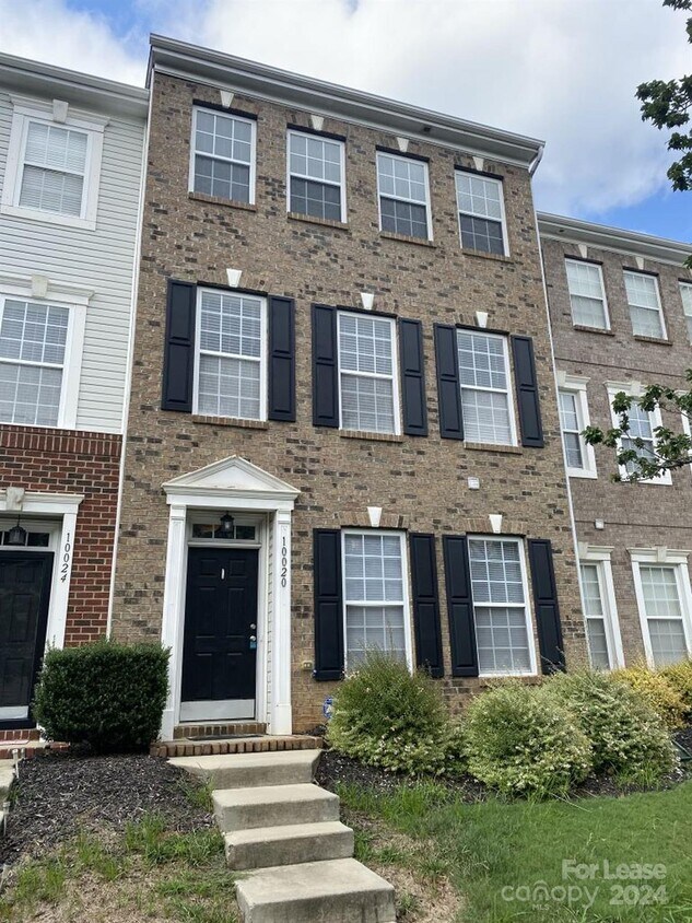 Foto principal - 10020 Kings Parade Blvd