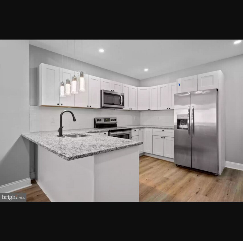 BRAND NEW Kitcken with new appliances! - 5536 Market St