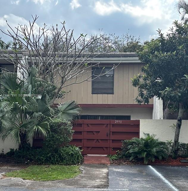 Building Photo - 2990 Oaktree Ln