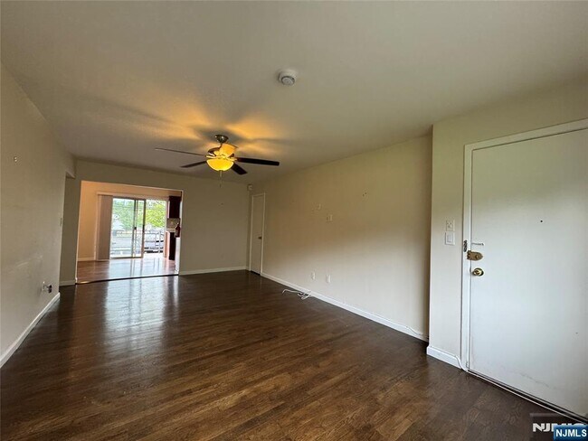 Foto del edificio - 1323 Anderson Ave