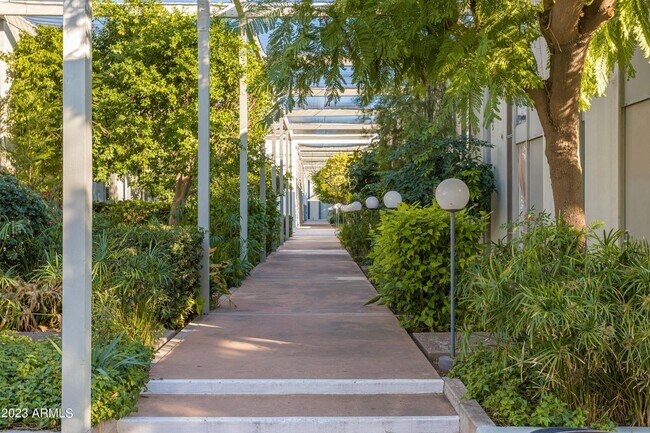 Foto del edificio - 4411 N 40th St