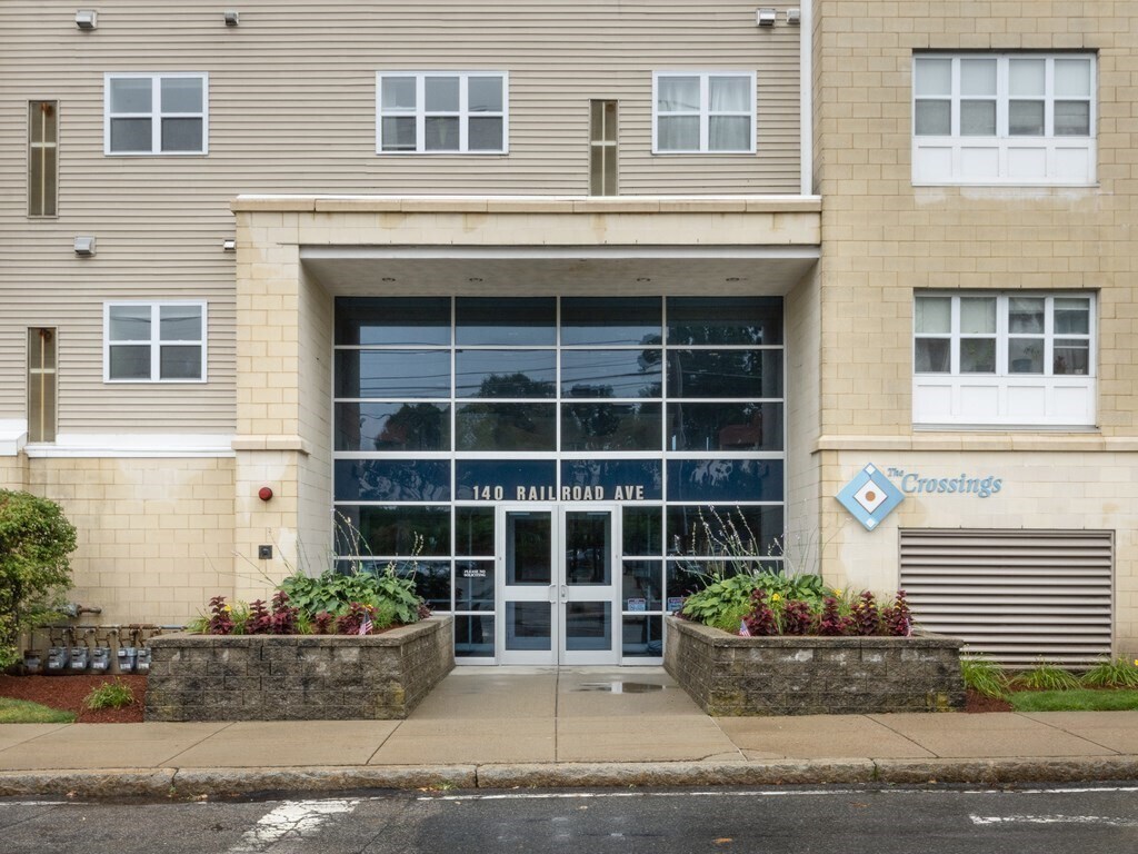 Primary Photo - 140 Railroad Ave