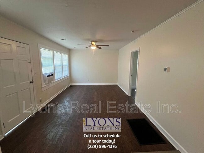Foto del edificio - 615 E Brookwood Dr