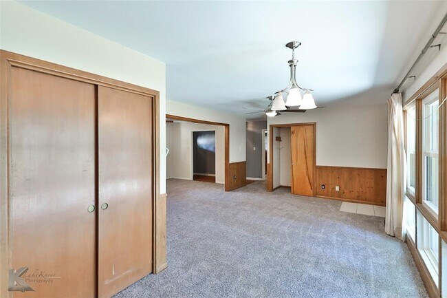 Foto del edificio - 726 Peake St