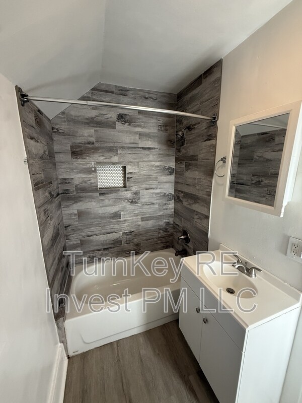 Foto del edificio - 111 Center Ave