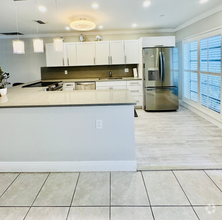 Building Photo - 8757 Bella Vista Dr