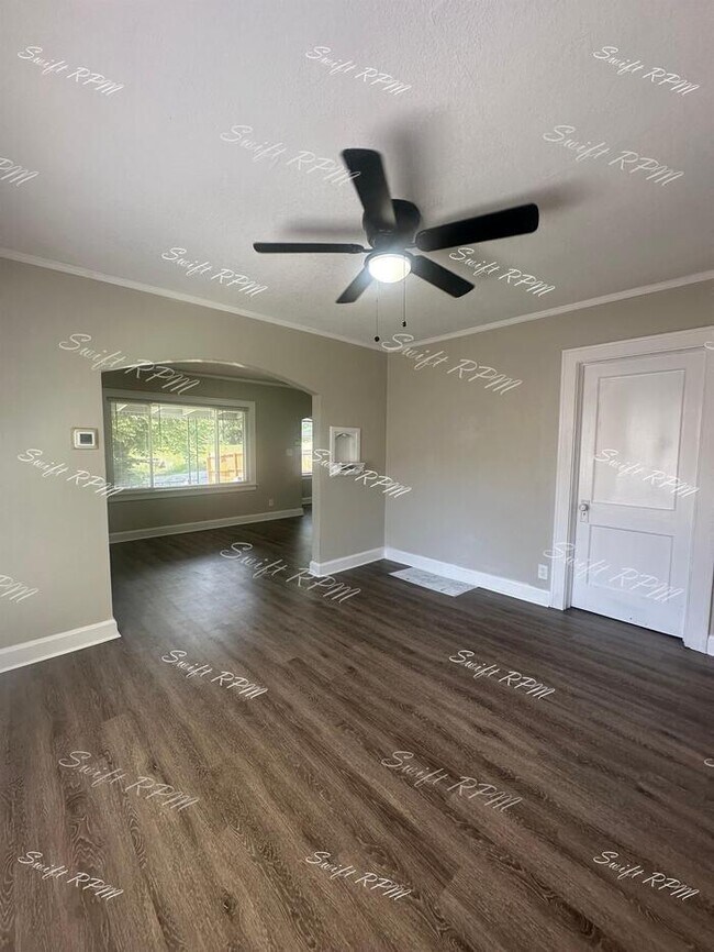 Foto del edificio - 3811 Monroe Ave