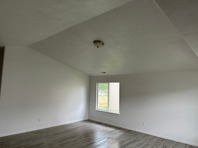 Building Photo - 3127 W 525 N