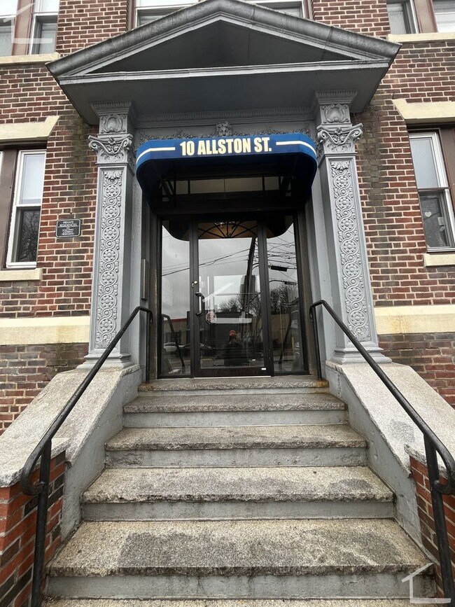 Foto del edificio - Allston Street First Apartment