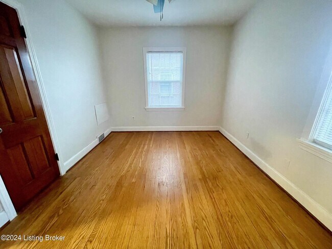 Foto del edificio - 317 Macon Ave