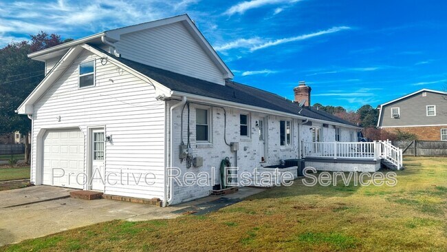 Building Photo - 5100 Shenstone Dr