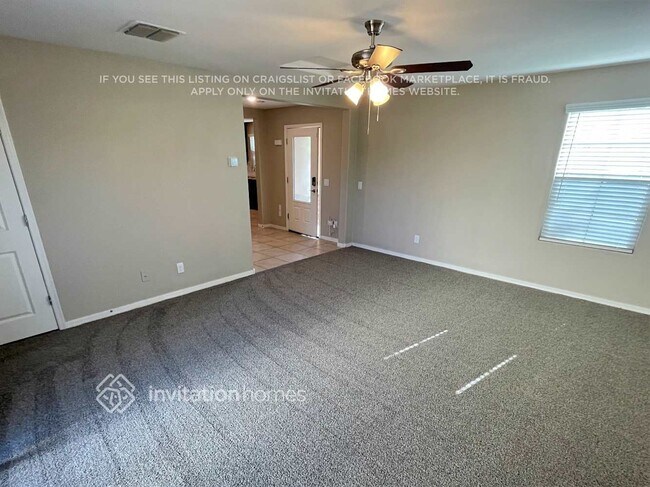 Building Photo - 3942 S 79th Dr
