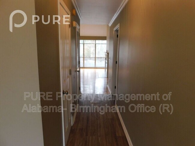 Building Photo - 1601 Windsor Ln