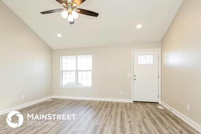 Building Photo - 2403 Planter Ct