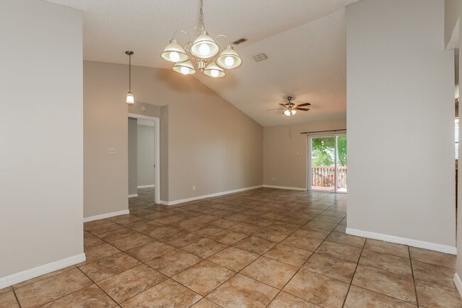 Foto del edificio - 1424 Covington Ct