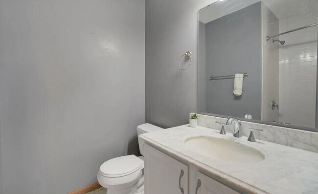 Foto del edificio - 880 Pontiac Ln