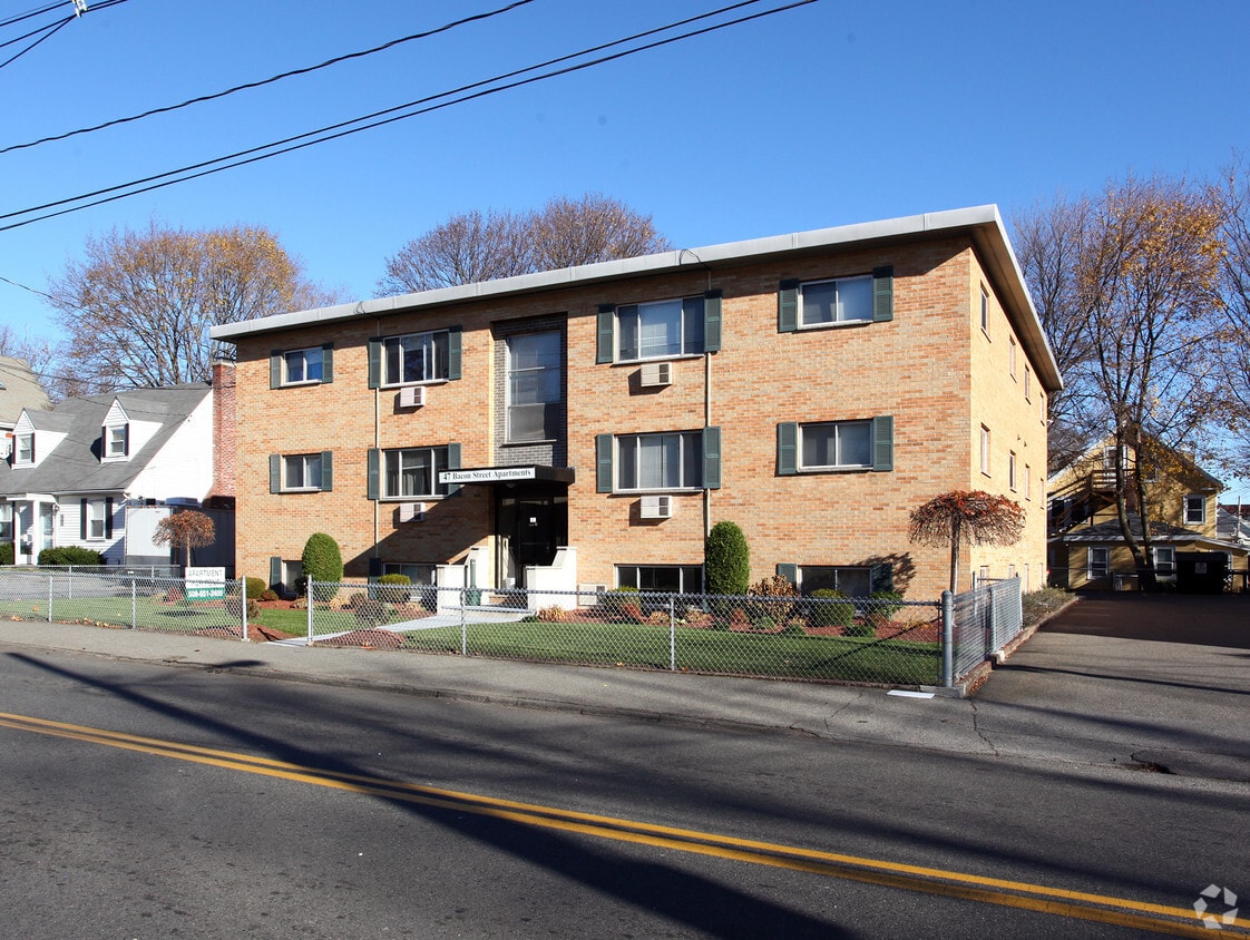 Primary Photo - 47 Bacon St